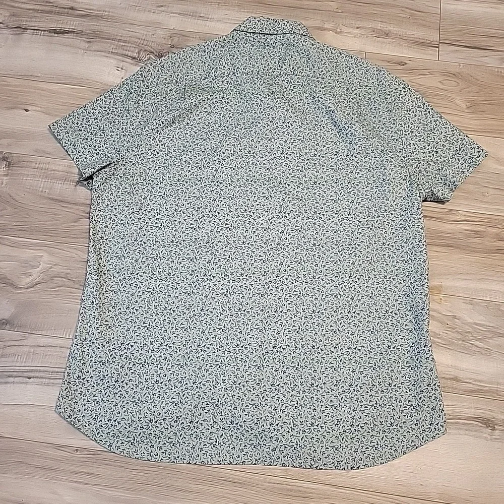 J Crew Shirt Mens Medium Green Blue  Floral AOP Button Down Short Sleeve Stretch